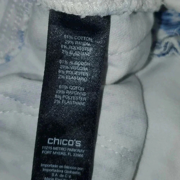 Chico’s So Slimming Stretch Blue and White Ikat Patterned Jeans Size 2.5 - Picture 12 of 16